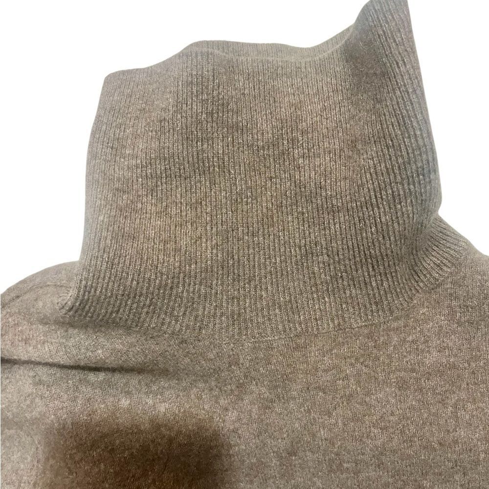 Katherine Kelly Cashmere Sweater - Picture 5 of 5